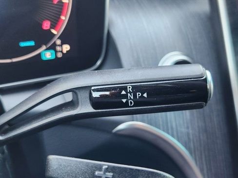 Used 2024 Mercedes-Benz GLC 300 4MATIC image 23