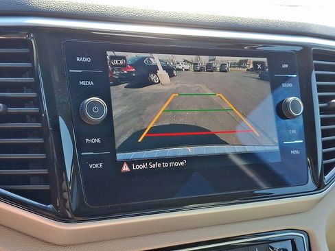 Certified 2023 Volkswagen Atlas SE w/ Panoramic Sunroof Package image 18