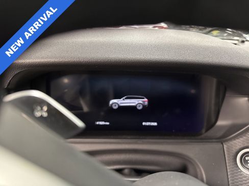 Used 2022 Land Rover Range Rover Velar S image 7