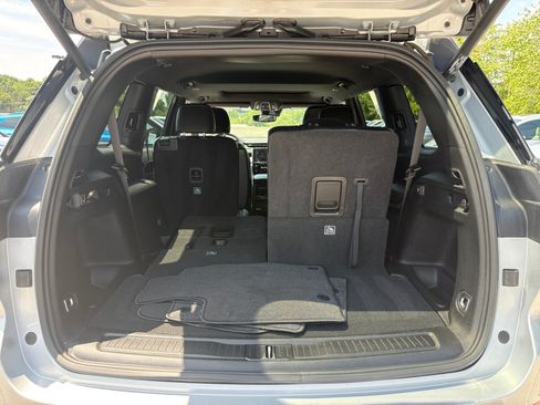 Used 2023 Jeep Grand Cherokee L Laredo AWD/4WD image 19