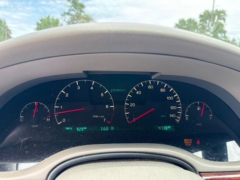 Used 2001 Cadillac Seville SLS FWD image 12