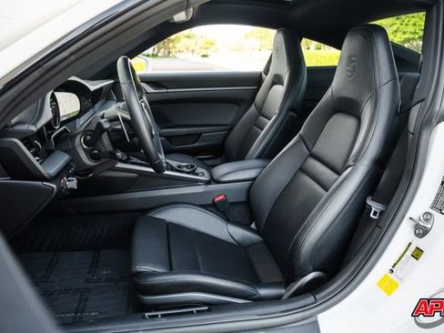 Used 2022 Porsche 911 Carrera image 5