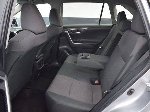 Used 2024 Toyota RAV4 XLE FWD image 12