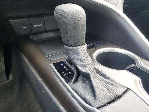 Used 2021 Toyota Camry LE image 23