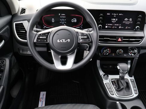 Used 2026 Kia Seltos LX AWD/4WD image 4