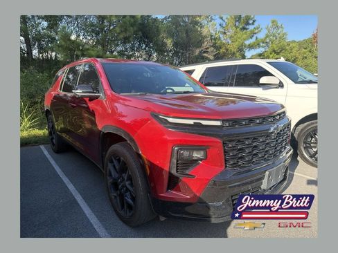 Used 2024 Chevrolet Traverse RS w/ LPO, Floor Liner Package FWD image 1