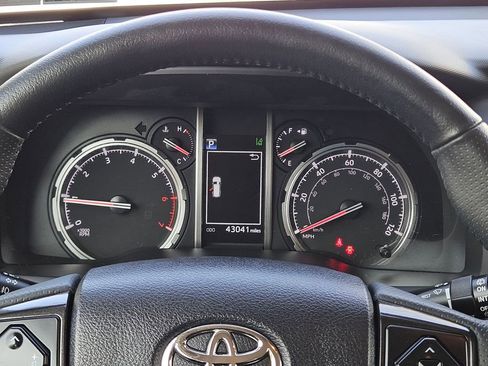 Used 2024 Toyota 4Runner TRD Off-Road image 25