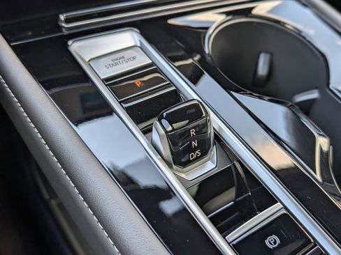 Used 2024 Volkswagen Atlas Cross Sport SEL R-Line image 33