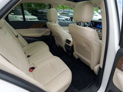 Used 2025 Mercedes-Benz GLE 450e 4MATIC image 32
