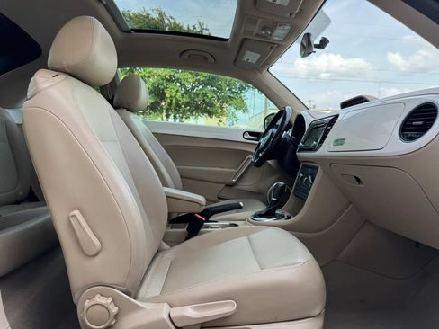 Used 2013 Volkswagen Beetle TDI FWD image 21