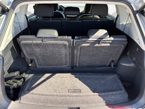 Certified 2022 Volkswagen Tiguan SE image 12