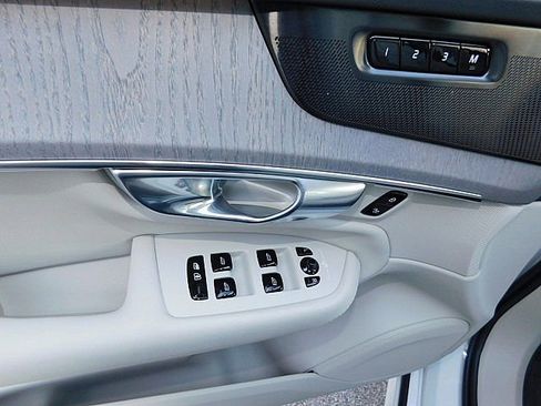 New 2026 Volvo XC90 B6 Ultra image 16