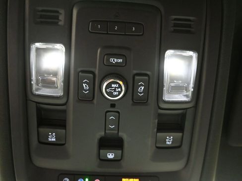 Used 2021 Chevrolet Suburban High Country image 20