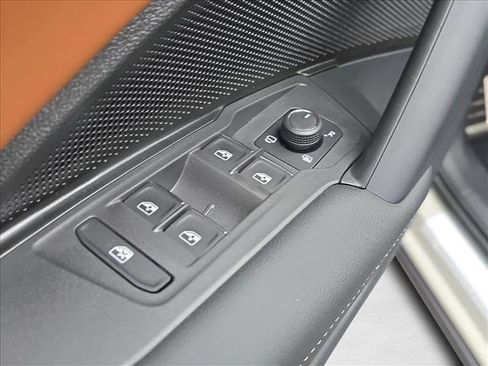 New 2026 Volkswagen Tiguan SEL R-Line image 11