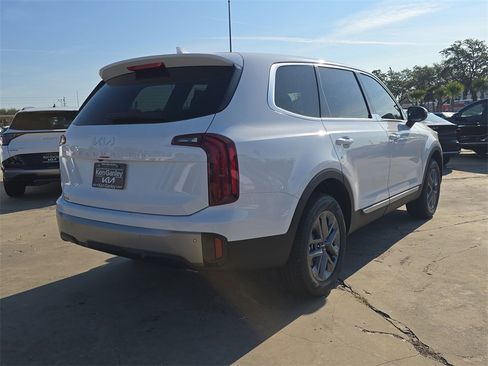 New 2025 Kia Telluride LX image 8
