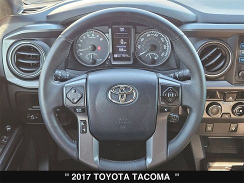 Used 2017 Toyota Tacoma TRD Off-Road image 21