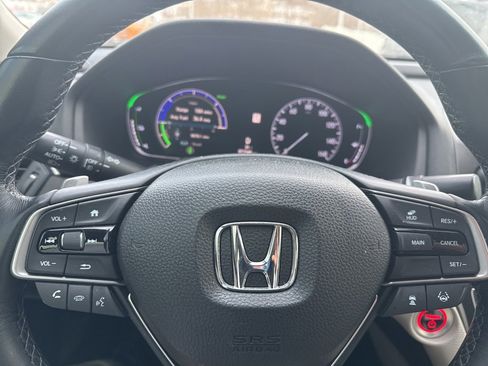 Used 2019 Honda Accord Touring image 8