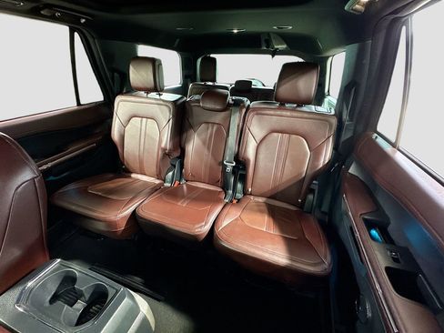 Used 2024 Ford Expedition Limited AWD/4WD image 13