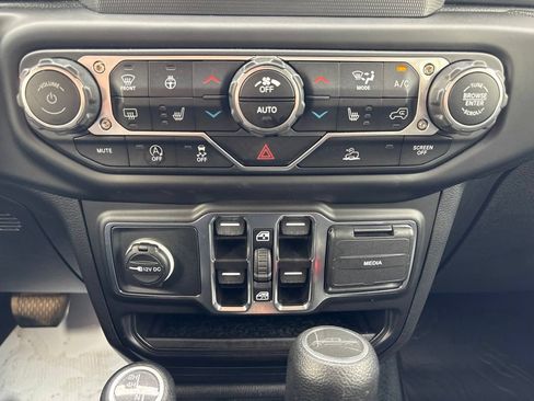 Used 2022 Jeep Gladiator Sport AWD/4WD image 32