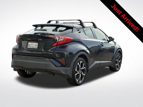 Used 2021 Toyota C-HR XLE image 2