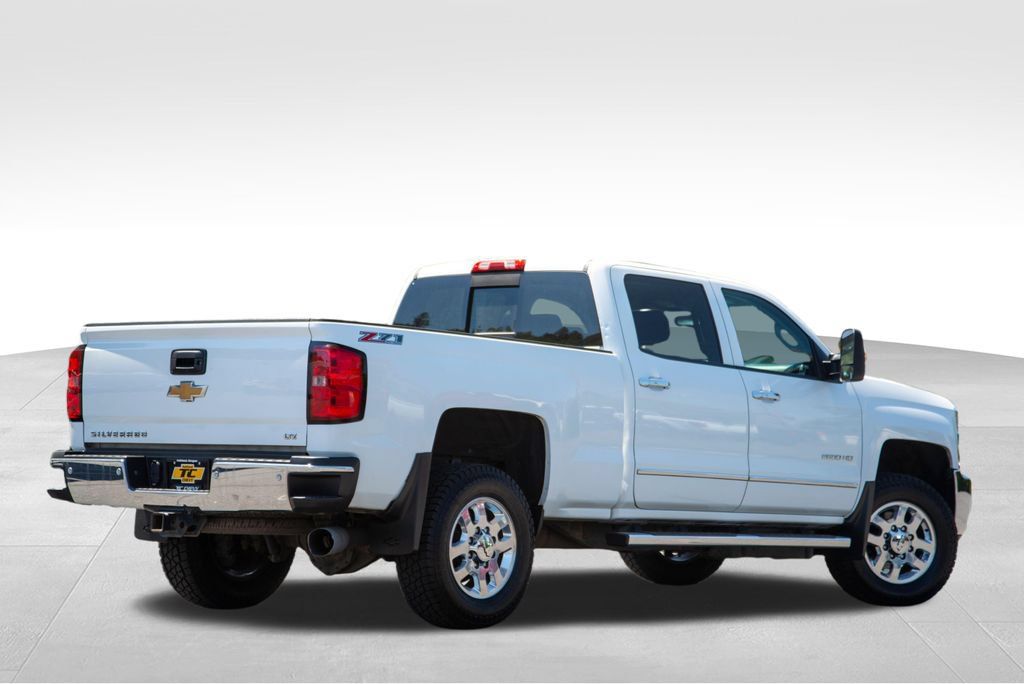 Used 2015 Chevrolet Silverado 2500 LTZ w/ Duramax Plus Package AWD/4WD image 8