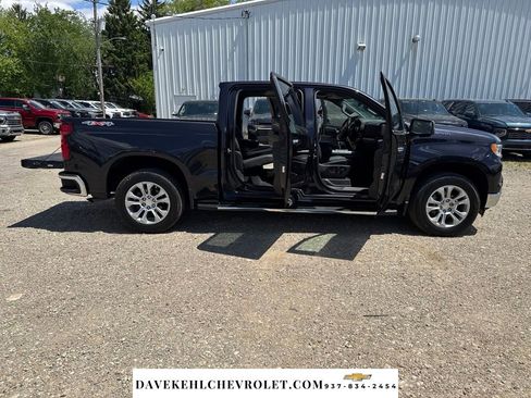 Used 2022 Chevrolet Silverado 1500 LTZ w/ LTZ Premium Package AWD/4WD image 36