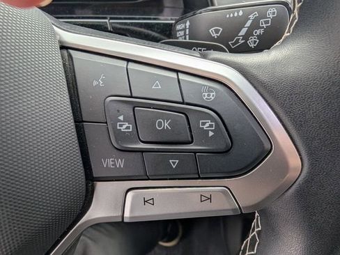 Used 2024 Volkswagen Atlas Cross Sport SE w/ Panoramic Sunroof Package image 6