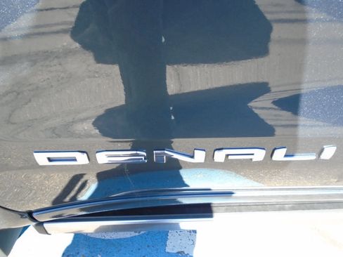 Used 2019 GMC Sierra 1500 Denali w/ Technology Package image 19