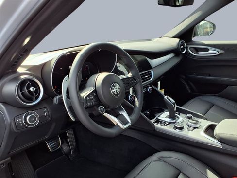 New 2025 Alfa Romeo Giulia image 7