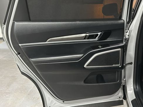 Used 2024 Kia Telluride EX X-Line AWD/4WD image 19