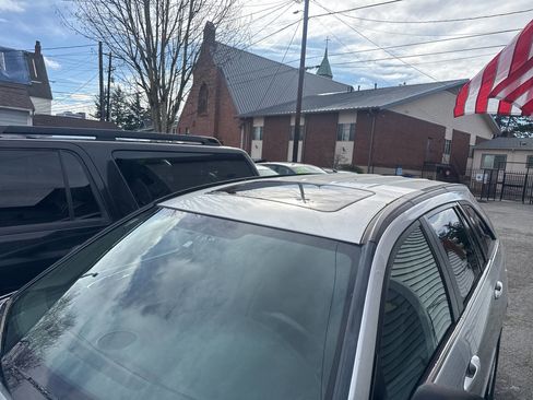 Used 2004 Chrysler Pacifica AWD image 2