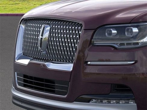 New 2024 Lincoln Navigator Reserve image 17