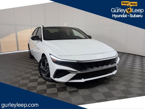 Certified 2025 Hyundai Elantra SEL FWD image 1