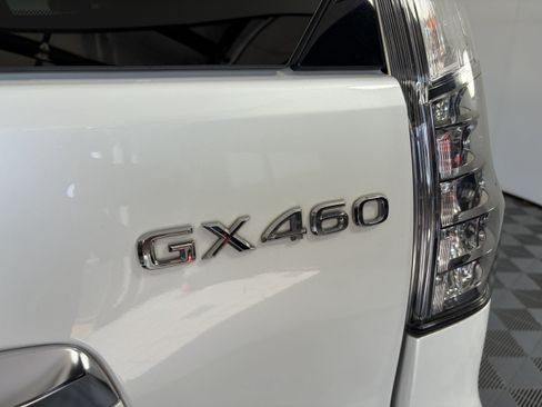 Used 2022 Lexus GX 460 Premium w/ Premium Package AWD/4WD image 16
