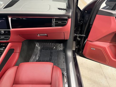 Certified 2026 Porsche Macan S AWD/4WD image 18