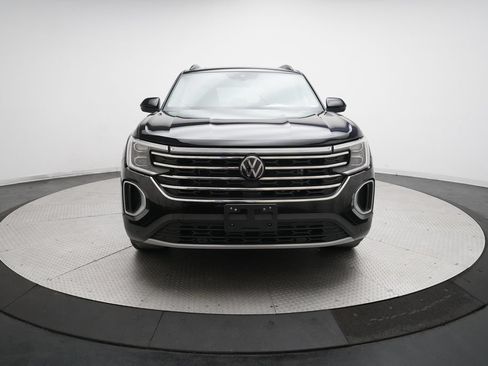 Used 2024 Volkswagen Atlas SE AWD/4WD image 11