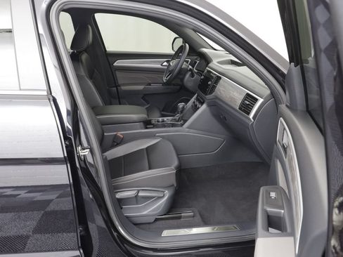 Used 2023 Volkswagen Atlas Cross Sport SE w/ Black Wheel Package AWD/4WD image 19
