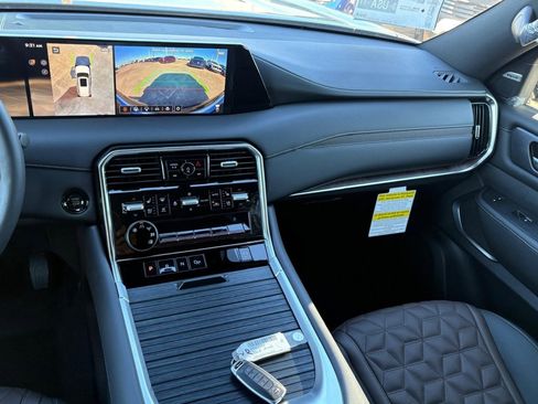 New 2025 Nissan Armada Platinum w/ Convenience Package image 13