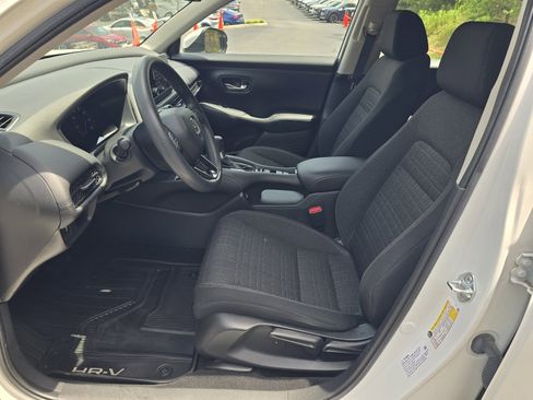 Used 2023 Honda HR-V LX image 11
