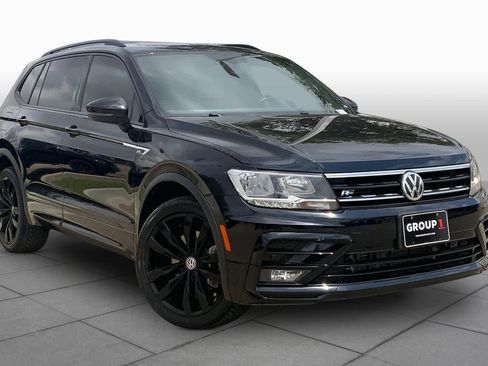 Used 2021 Volkswagen Tiguan SE R-Line FWD image 2