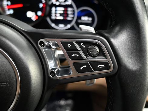 Used 2019 Porsche Cayenne Turbo w/ Premium Plus Package image 78