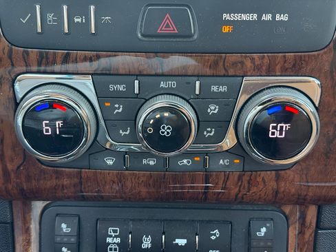 Used 2014 Chevrolet Traverse LT FWD image 28