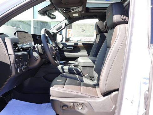 New 2026 Chevrolet Suburban High Country AWD/4WD image 14