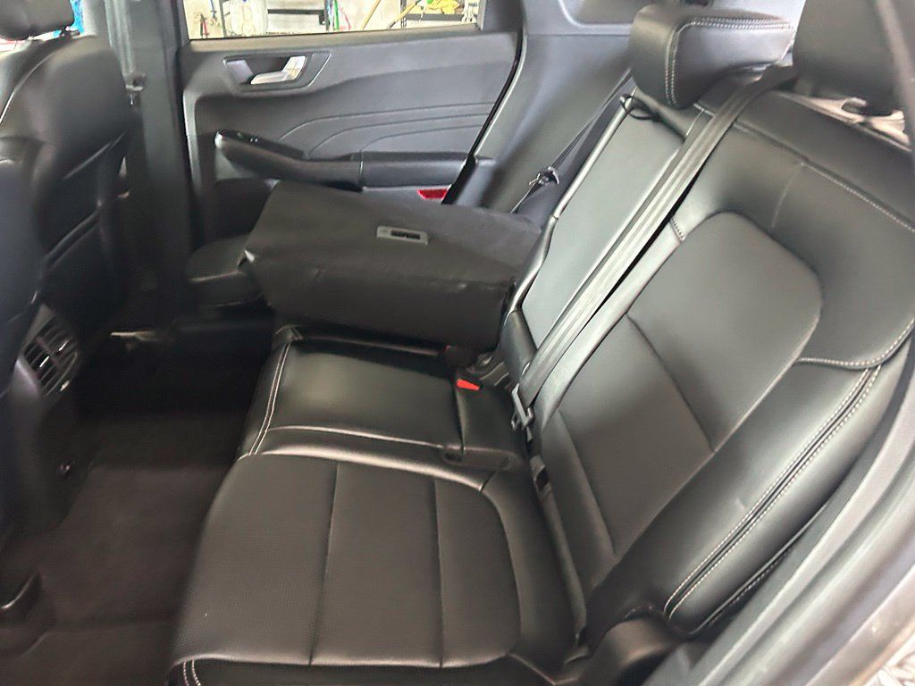 Used 2024 Ford Escape Platinum AWD/4WD image 22