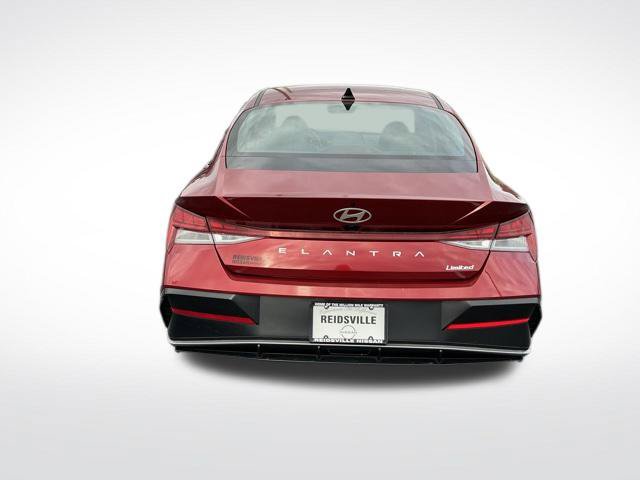 Used 2025 Hyundai Elantra Limited FWD image 4