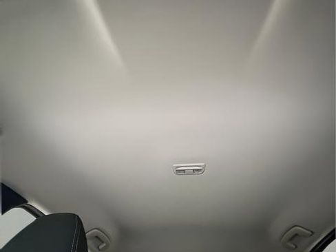 Certified 2025 Nissan Kicks SV image 13