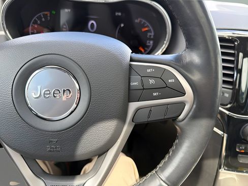 Used 2021 Jeep Grand Cherokee Limited w/ Luxury Group II AWD/4WD image 13