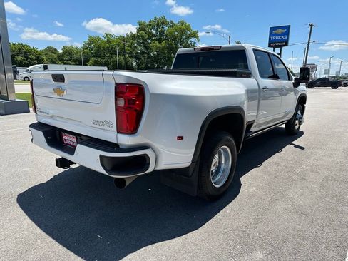 Used 2025 Chevrolet Silverado 3500 High Country w/ High Country Premium Package AWD/4WD image 8
