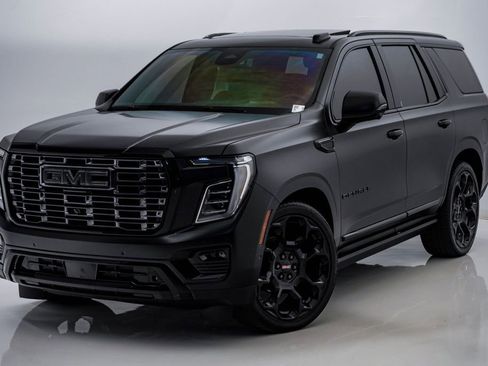 Used 2025 GMC Yukon Denali Ultimate AWD/4WD image 3