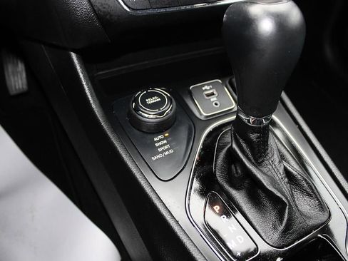 Used 2023 Jeep Cherokee Altitude Lux AWD/4WD image 20